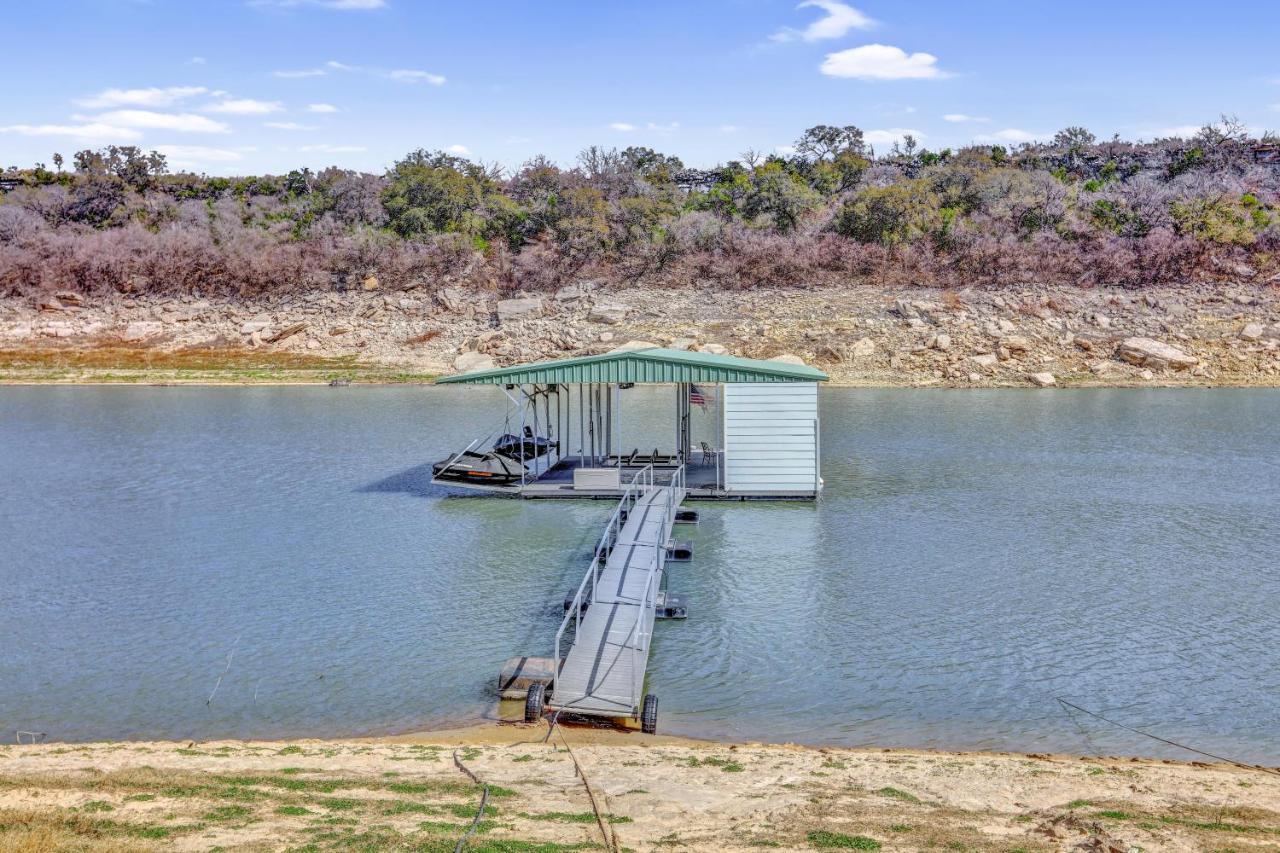 Вилла Lakeshore Haven Spicewood Экстерьер фото